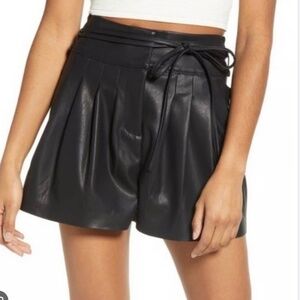 BlankNYC Faux Leather Pleated  Shorts Black Size 28